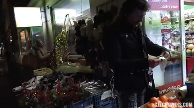 České dvojčatá sa rozbehnú v domácom trojkovom sexe
