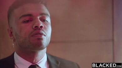 Roztomilá štíhla blondínka Vic sa s manželom delí o fantáziu s BBC