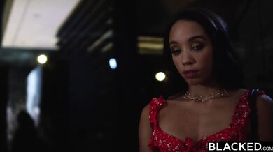 Najlepšie kamarátky Alexis a Emily, hladné po BBC, si užívajú horúcu trojku