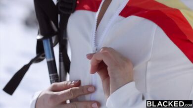 Jia Lissa a Lika Star súťažia o Jossovo BBC v horúcej trojke