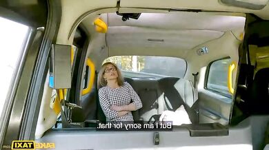 MILFka túži po obrom penise taxikára
