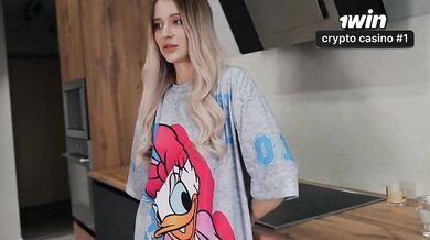 Nevlastná ségra chcela byť nasratá, ale upokojil som ju sexom