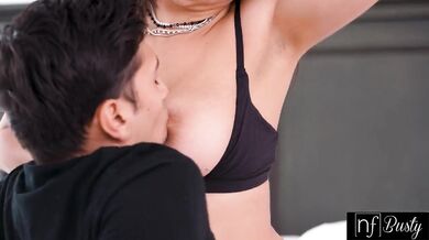 Dokonalý titfuck od prsatej Hailey Rose