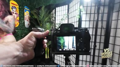 Luna Legend vymenila pózovanie pred objektívom za poriadny nárez s fotografovým obrovským čurákom