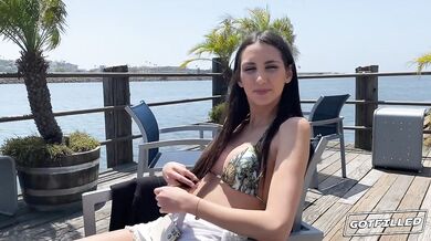 Sexi Latinka Natalia Nix šuká náhodného chlapa, ktorého stretla na pláži