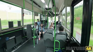 Skákanie na penise v autobuse