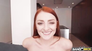 Katy Rose dráždi Freddyho Gonga twerkovaním a potom ju šokuje jeho masívny čurák