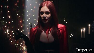 Lulu, April, Jasmine a Isiah slúžia milenke Maitland Ward Baxter