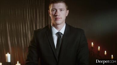 Mona vedie ultimátny reverzný gangbang s piatimi dievčatami