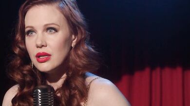 Pani Maitland Ward Baxter učí Kaydena, ako ovládať submisívneho partnera