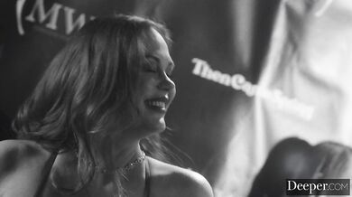 Nezastaviteľná Maitland Ward Baxter má bláznivý anál s cudzím mužom