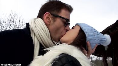 Roztomilá kráska Baby Jewel šuká so slávnym Roccom Siffredim v trojke