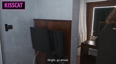 Čo sa stane, keď nadržaná nevlastná mama strávi celú noc v jednej hotelovej izbe so svojím nevlastným synom?