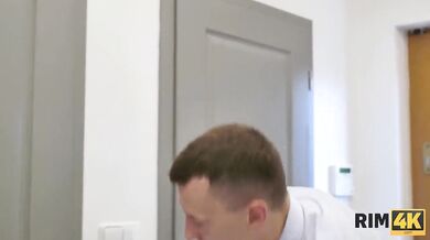 Jeho rozlúčková sex párty