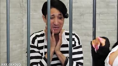 Romi Rain sa ako nezbedná strážkyňa poriadne rozparádí
