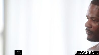 Plachá zrzka Stella Luxx nedokáže odolať tvrdému BBC zlého chlapca Jasona