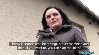 MILF s veľkými prsiami dostane výstrek na chrbát