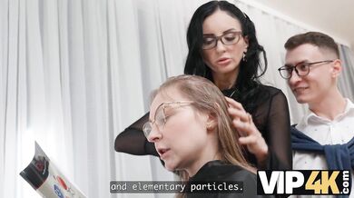 Sexi latinská MILF si užíva mladý kokot