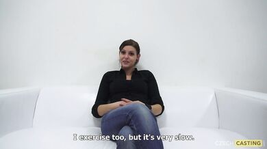 Český kasting s prsatou amatérskou kráskou Denisou