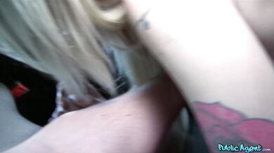 Blondínka s výnimočnými veľkými prsiami má úžasný sex