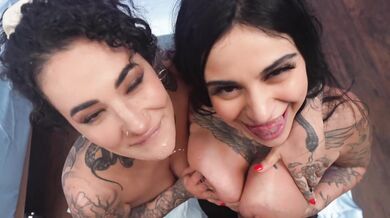 Arabelle Raphael s ďalšou prsatou kamarátkou v trojke z POV