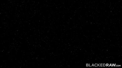 BLACKEDRAW Nádherná Gianna Dior hlta veľký čierny penis cudzinca