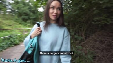 Fitness MILF – verejný sex vonku s Kristinou Grace