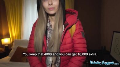 MILF úžasná manželka s veľkými prsiami a vlhkou kundičkou ošukaná v hotelovej izbe