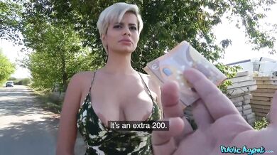 Public Agent – Sexy latinská MILF má väčší postoj ako prsia