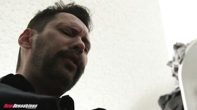 FAMILY XXX – Otec znova šuká sladkú kundičku svojej dospievajúcej nevlastnej dcéry