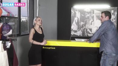 Grécky šéf šuká svoju zamestnankyňu