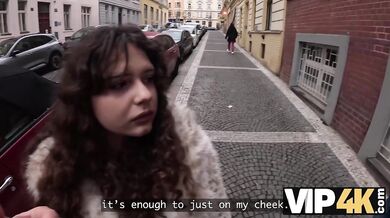 Chcel, aby jeho ex žiarlila, a ošukal teenku pred jej priateľom