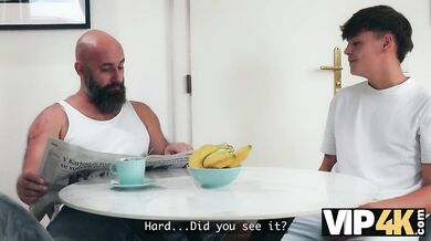 VIP4K. Tvoj otec je najlepší majster v sexe