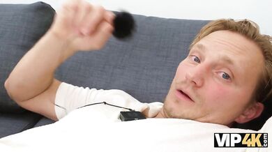 Podviedol ma s mojou kamarátkou, tak som prehltla sperma cudzinca