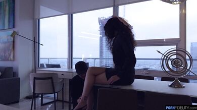 Detailný záber na creampie s orálom a masturbáciou rukou