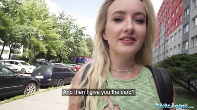 Public Agent – Sexy mladá blondínka chce veľký vták od cudzincov na tvorbu obsahu