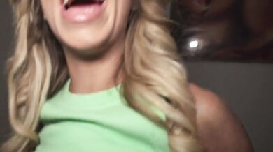 Sexy učiteľka francúzštiny ukazuje, čo dokážu francúzske dievčatá