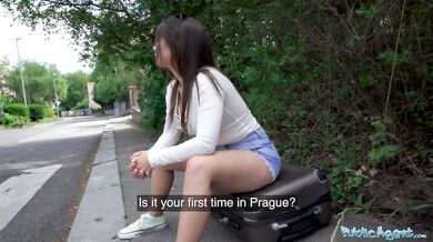 Tru Kait si vezme veľký penis hlboko do svojej nadržanej kundičky