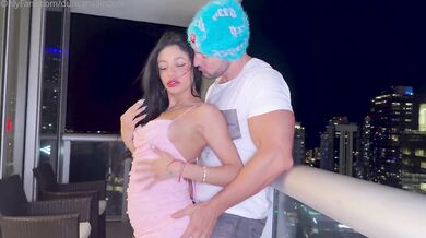 Veronica Rodriguez jazdí na tvrdom vtáku vo videu na OnlyFans