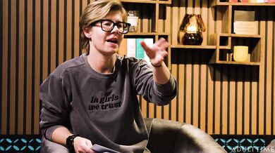 KENNA JAMES & MILLIE MORGAN – Fanúšikovské panenstvo, sex počas menštruácie a klaunské porno – THE ADULT TIME PODCAST