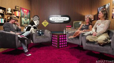 KENNA JAMES & MILLIE MORGAN – Fanúšikovské panenstvo, sex počas menštruácie a klaunské porno – THE ADULT TIME PODCAST