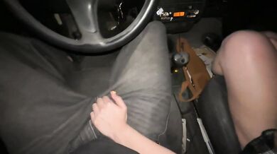 Kikisita fajčí a nechá sa ošukať po rande