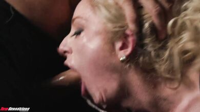 Poslušná MILF Sadie Summers to chce drsne v zvieracom štýle