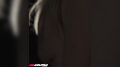 Natalia Starr dostáva extrémne BDSM šukanie v pančuchách