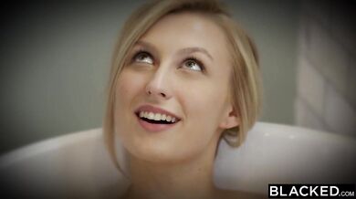 BLACKED – Prvá medzirasová trojka pre blondínku Alexu Grace