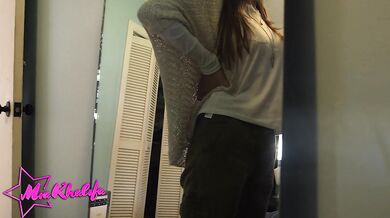 Zvedavosť Mie Khalify vedie k ohromujúcemu šukaniu s Ricom Strongom