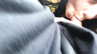 Gótka Alessa_Savage robí špinavý orál v aute