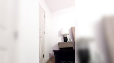 Horúci živý prenos masturbácie Izzy Green