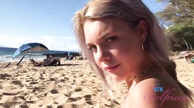 Gabbie Carter si to rozdáva na dovolenke