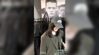 Ázijka PupuWaifu si kondóm nasadzuje ústami